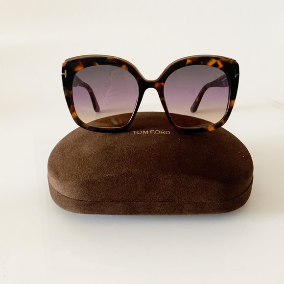 Tom Ford Tortoise Shell Sunglasses - Picture 6 of 6